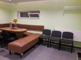 Хостелы Hostel Katrin Винница Спальное место на двухъярусной кровати в общем номере для мужчин-11