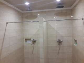 Хостелы Hostel Katrin Винница Спальное место на двухъярусной кровати в общем номере для мужчин-26