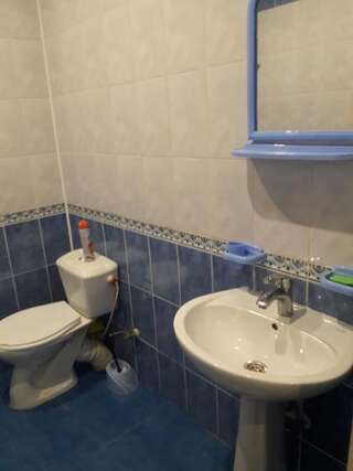 Хостелы Hostel Katrin Винница Спальное место на двухъярусной кровати в общем номере для мужчин-33