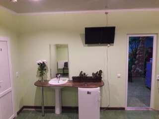 Хостелы Hostel Katrin Винница Спальное место на двухъярусной кровати в общем номере для мужчин-42