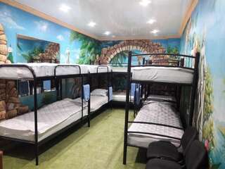 Хостелы Hostel Katrin Винница Спальное место на двухъярусной кровати в общем номере для мужчин-45