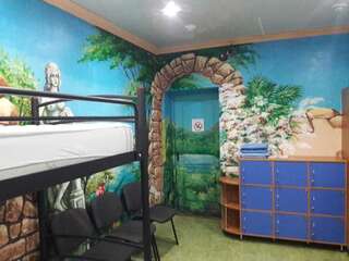 Хостелы Hostel Katrin Винница Спальное место на двухъярусной кровати в общем номере для мужчин-49